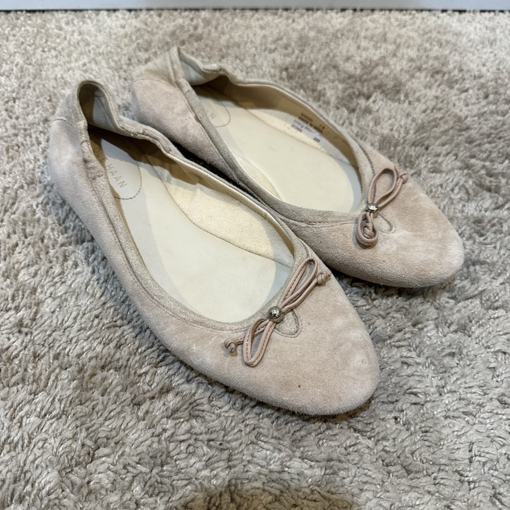 Cole Haan Womens Size 7 Beige Suede Ballet Flats Bow Slip On W25391